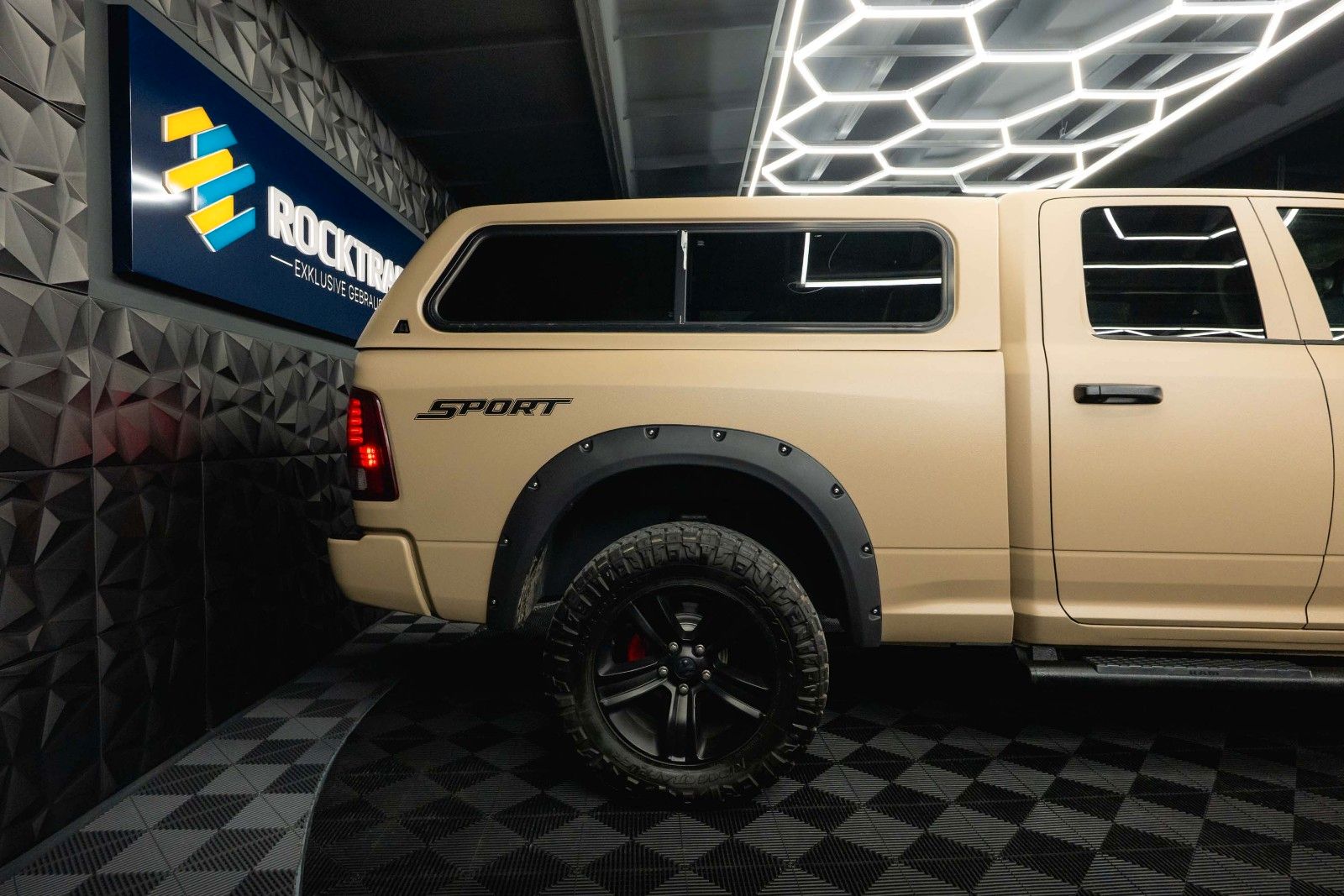 Fahrzeugabbildung Dodge RAM 5.7 V8 HEMI 4x4 RAPTOR LONGBED HARDTOP LED