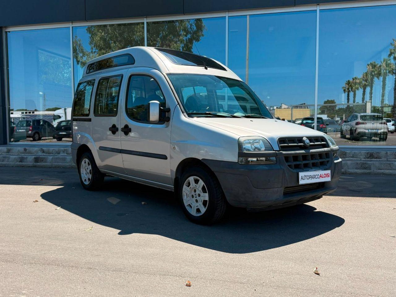 Fiat Doblo 2004 — rear view