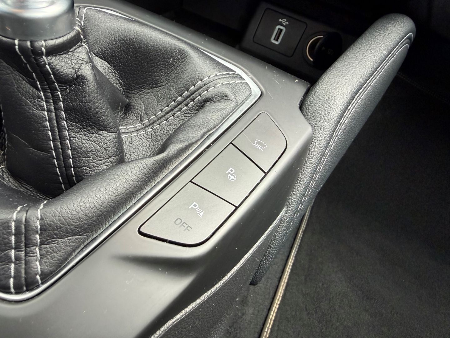 Fahrzeugabbildung Ford Focus Titanium X Turnier HUD Navi Digitales Cock