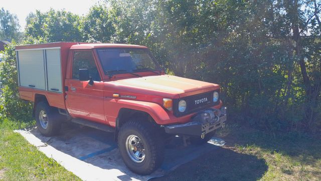 Toyota Land Cruiser BJ75