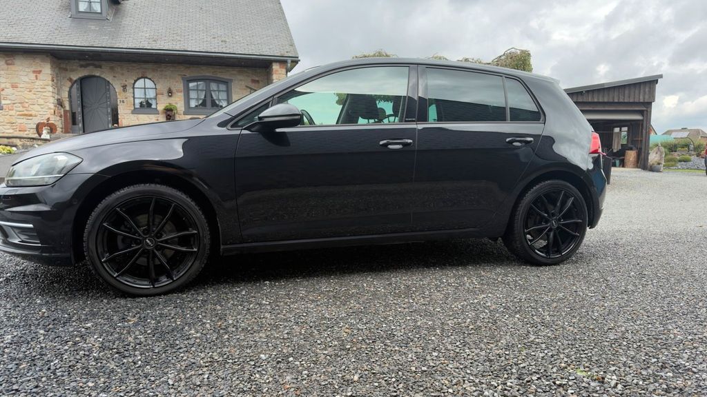 Image of Volkswagen Golf