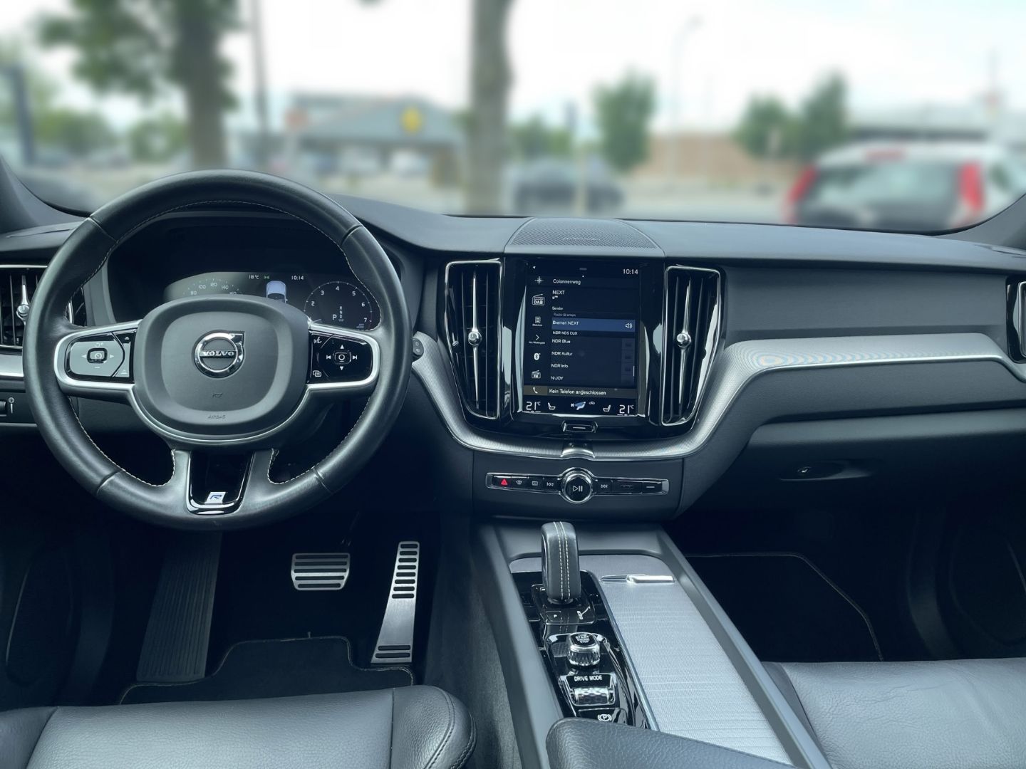 Volvo XC60 R Design B5 Mild-Hybrid 2.0 Geartronic AHK foto 6