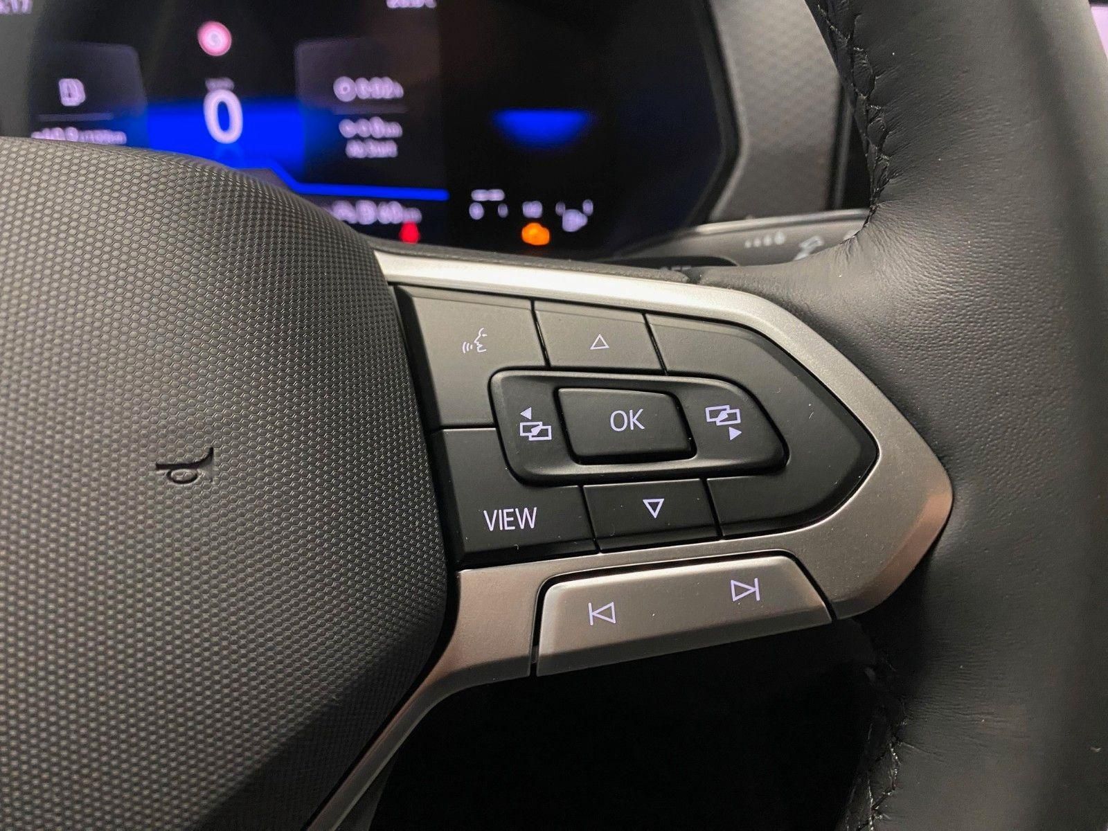 Fahrzeugabbildung Volkswagen T-Cross 1.0 TSI DSG Life+AHK+KAMERA+PDC vo+hi+BC