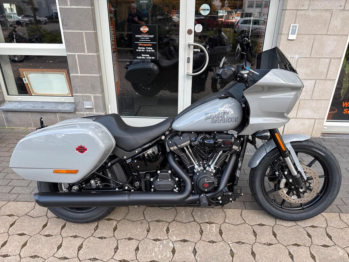 Harley-Davidson FXLRST Softail Low Rider ST 