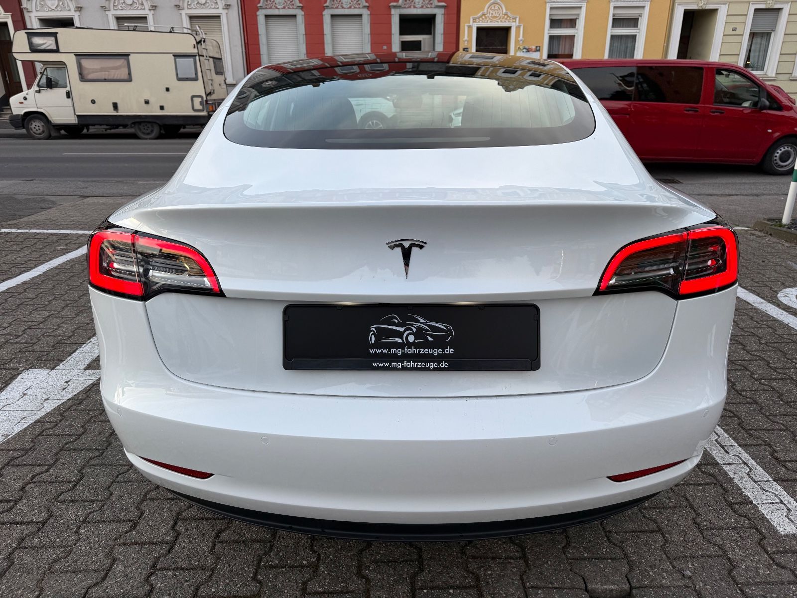 Fahrzeugabbildung Tesla Model 3 Standard Range Plus RWD 1-HAND MwSt.