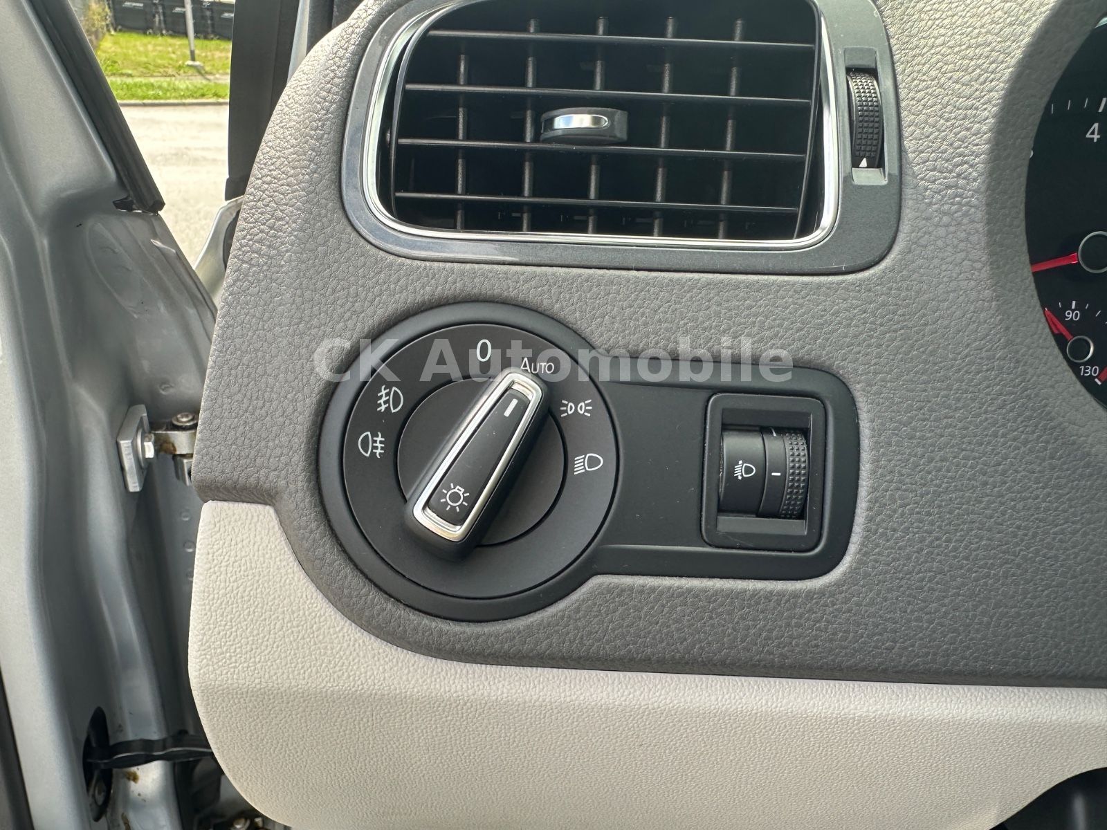 Fahrzeugabbildung Volkswagen Polo V Fresh 1.2 TSI DSG/Klimaanlage/SHZ/PDC