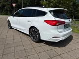 Ford Focus 1,5 EcoBoost 134kW ST-Line Turnier 8-fach  - Ford Focus mit Benzin-Antrieb: Kombi, 1.8