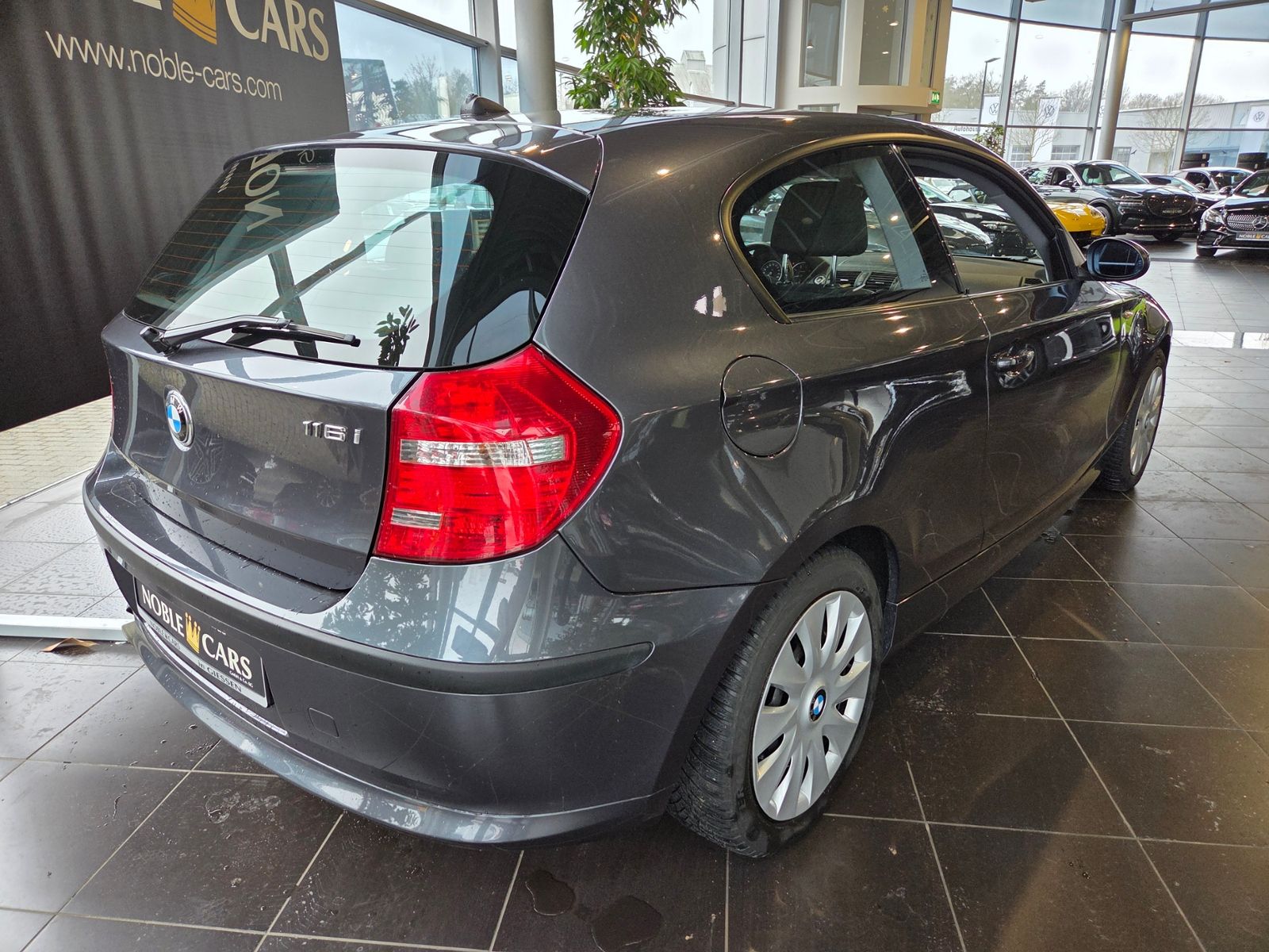 Fahrzeugabbildung BMW 116i Limousine KLIMA SHZ ALU - KM-Original