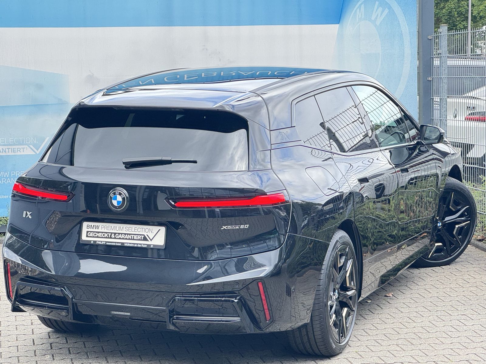 BMW iX xDrive60 M Sport 2-Achs Luft PanoSky AHK H&K foto 3