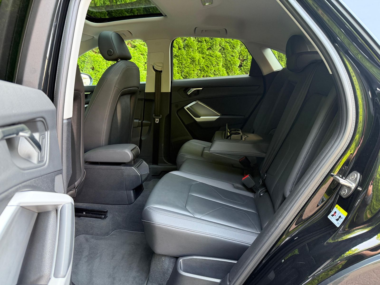 Fahrzeugabbildung Audi Q3 Sportback 35TDI S-tr. S Line LED+PANO+NAV+SHZ