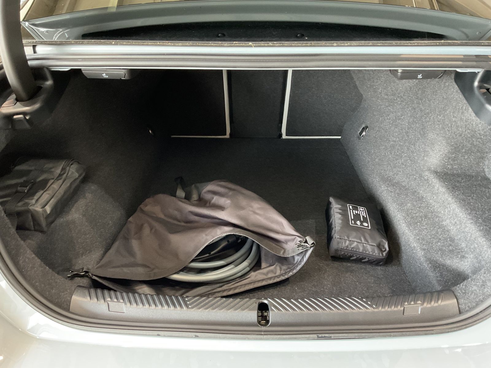 Fahrzeugeinzelansicht 14 Fahrzeugabbildung BMW M5 Limousine |Sitzbelüftung |Bowers & Wilkins |A