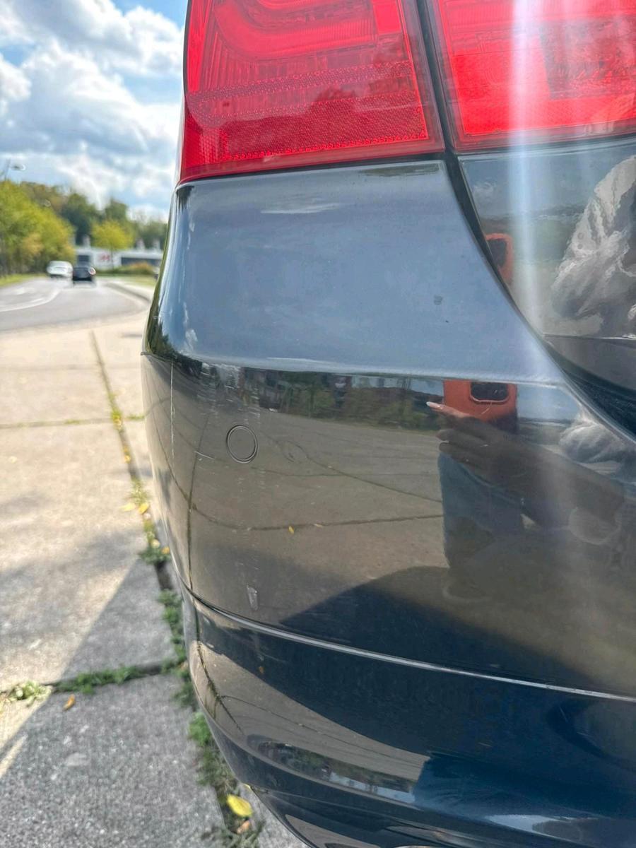 BMW 318 2009 — photo 14