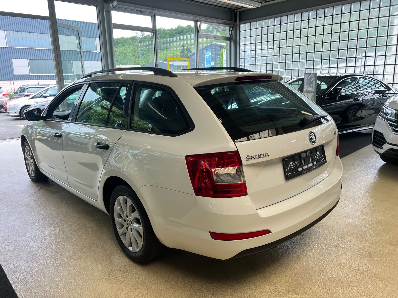 Fahrzeugabbildung SKODA Octavia Combi Active