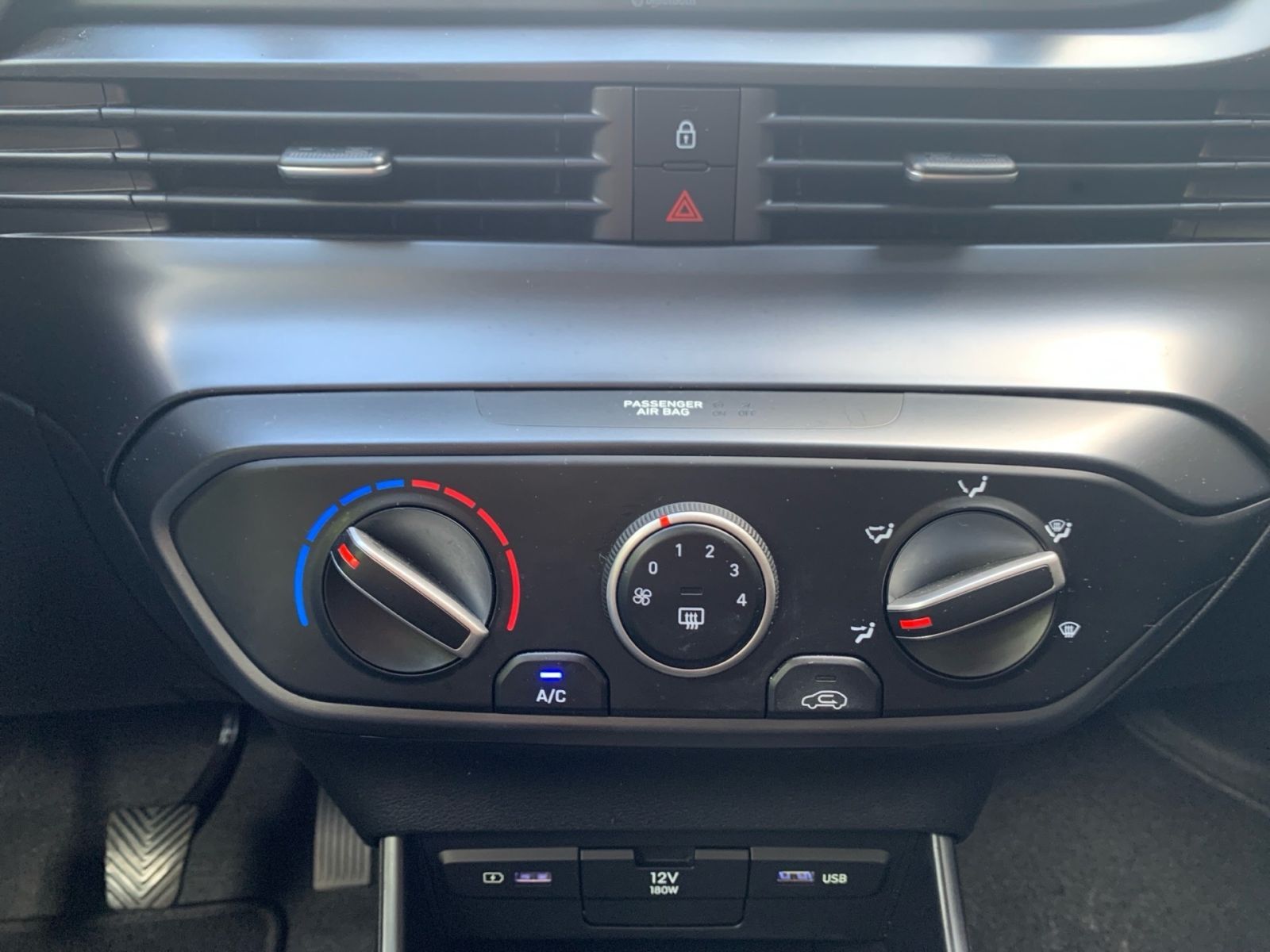 Fahrzeugabbildung Hyundai i20 1.0 T-GDI Edition 30 1Hd Allwetter