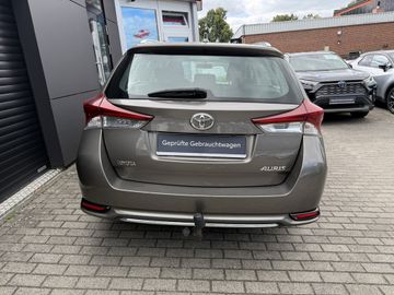 Toyota Auris Touring Sports - 10