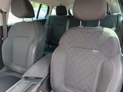 Fahrzeugabbildung Megane IV Grandtour Limited Deluxe 1.3 TCe 140 E