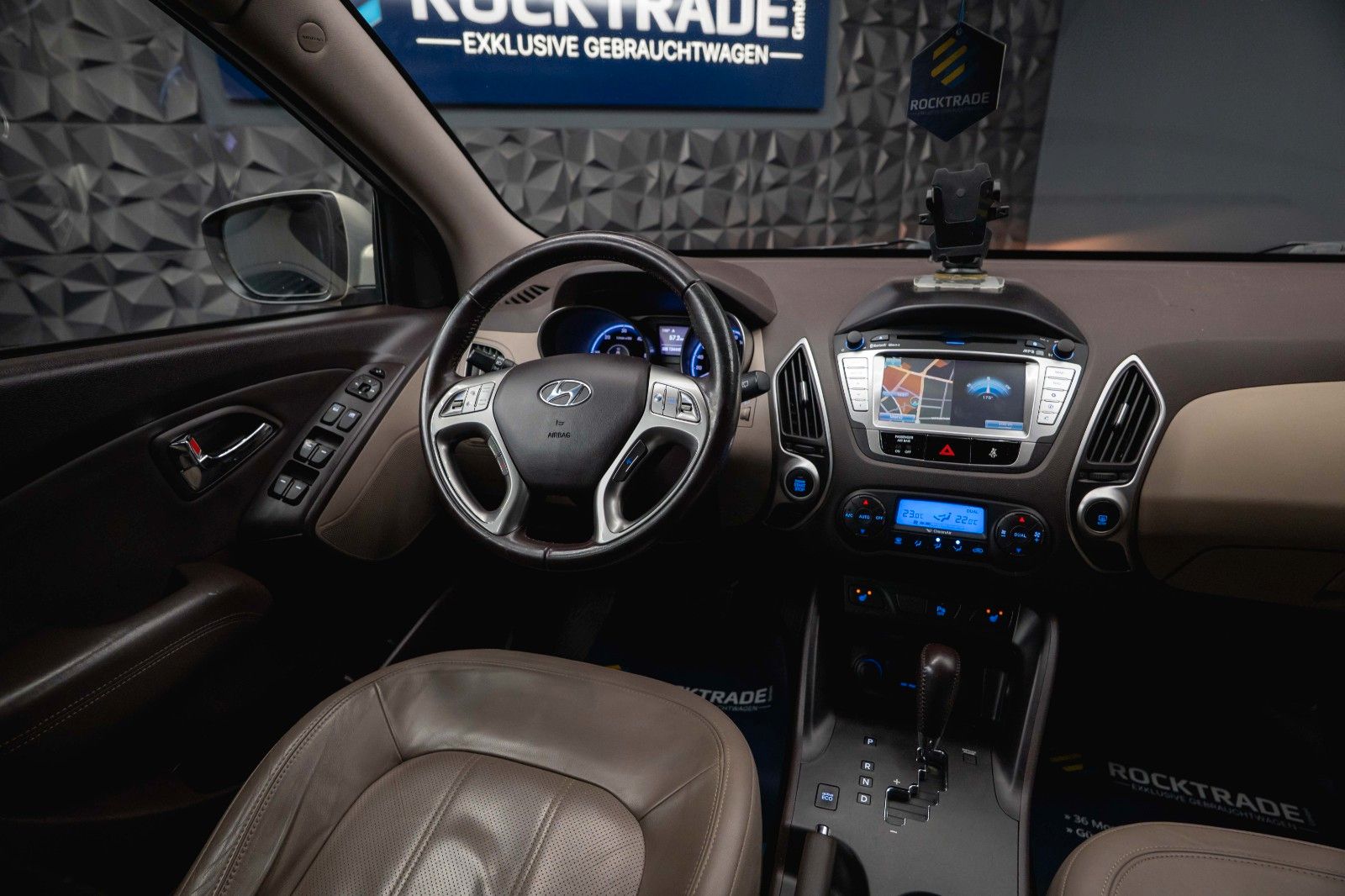 Fahrzeugabbildung Hyundai ix35 Premium AWD Autom. *Kamera*Navi*TÜV Neu*LED