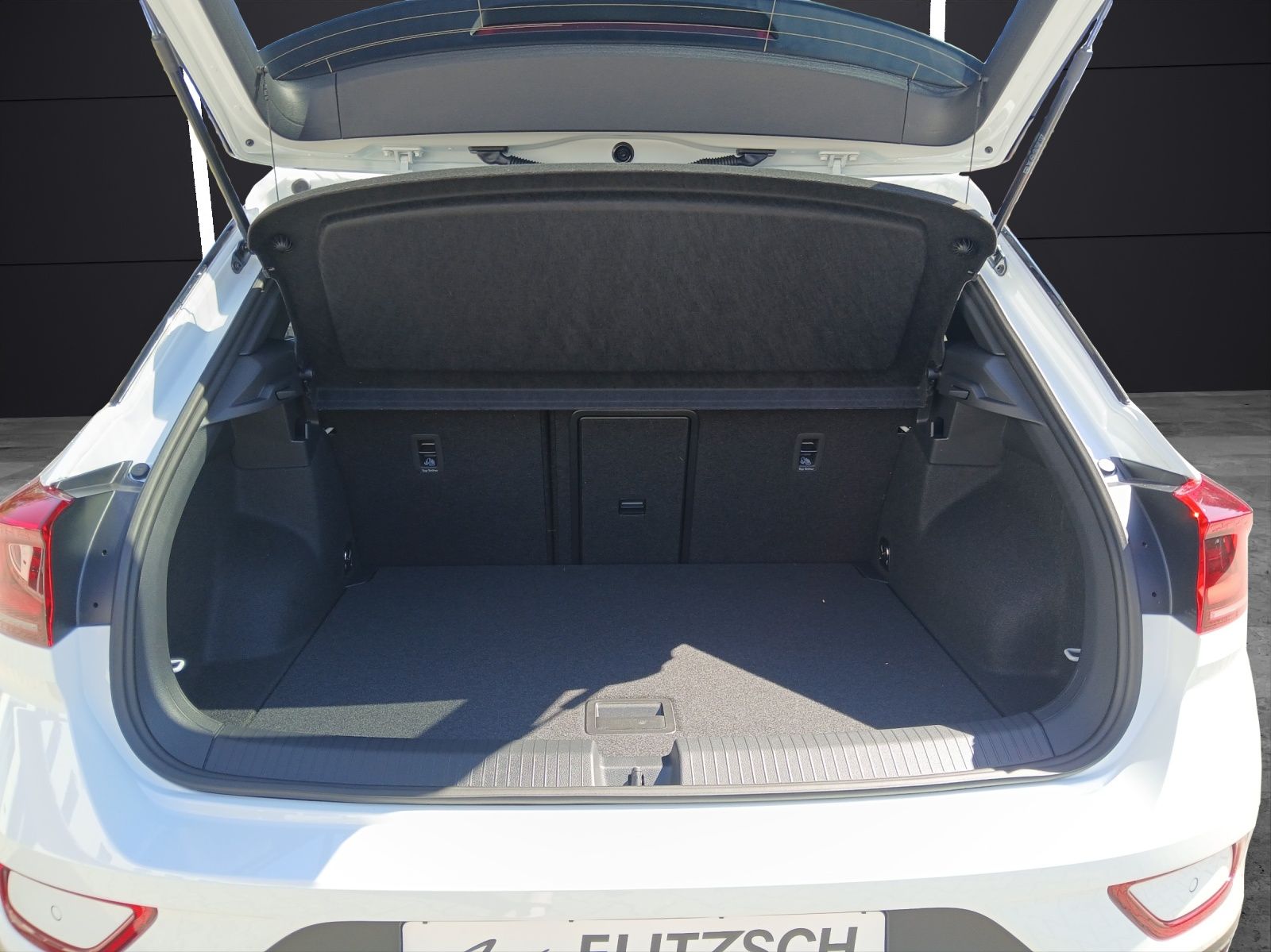 Fahrzeugabbildung Volkswagen T-Roc Style 2.0 l TDI SCR 4MOTION 110 kW 2.0l TD