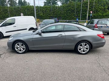 Mercedes E 220 - 5
