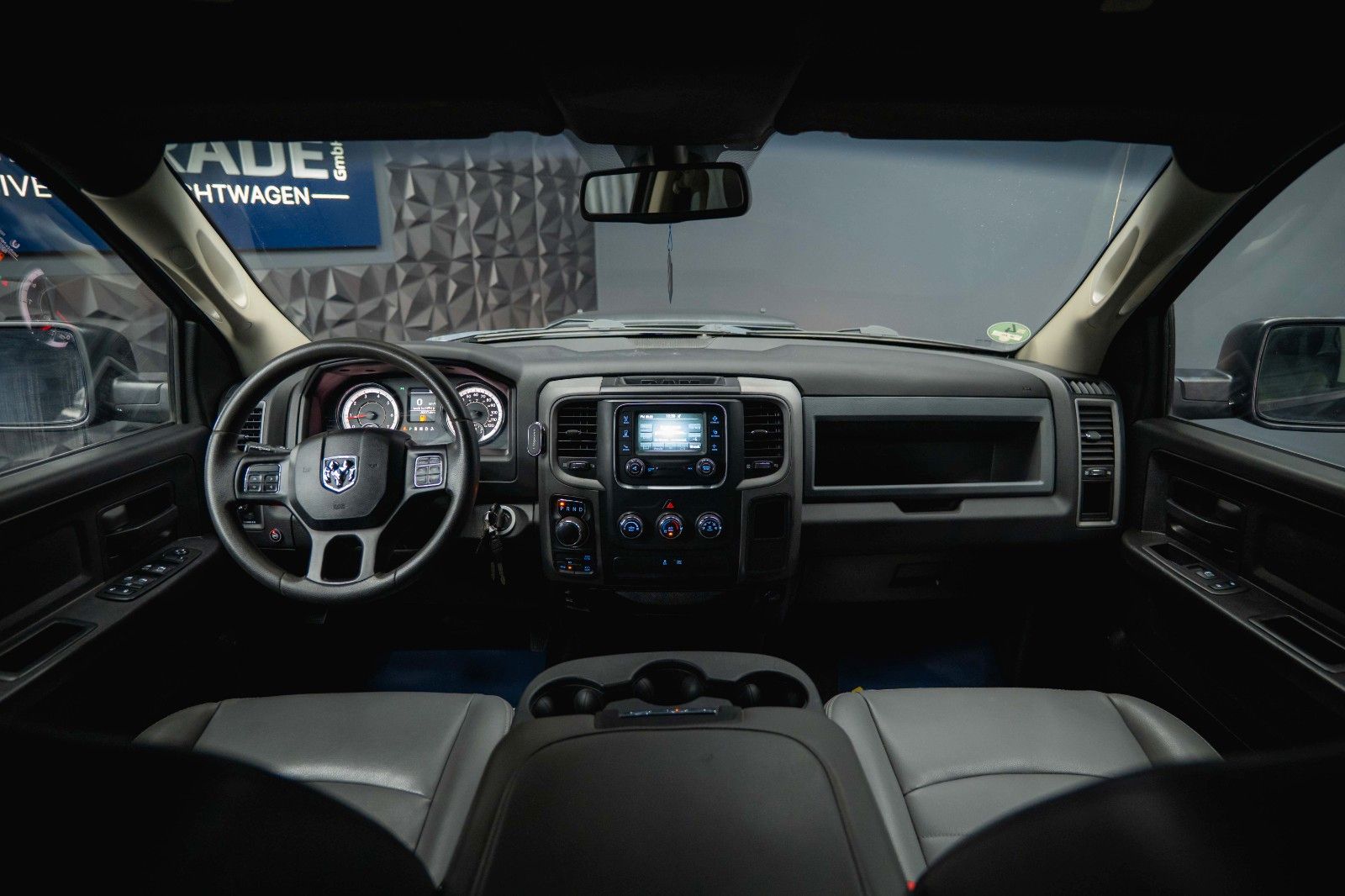 Fahrzeugabbildung Dodge RAM 3.6 V6 4x4 LONGBED Offroad *LPG*6 Sitze*