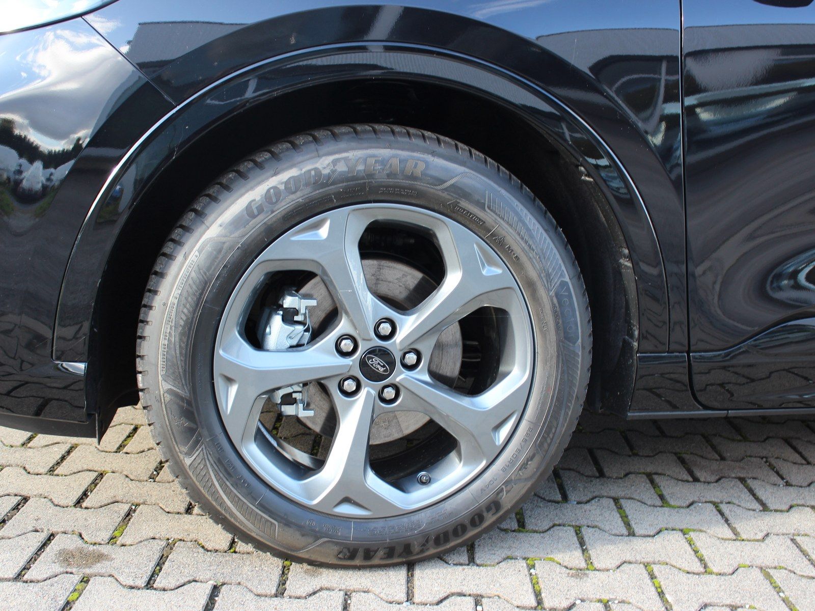 Fahrzeugabbildung Ford Kuga ST-Line