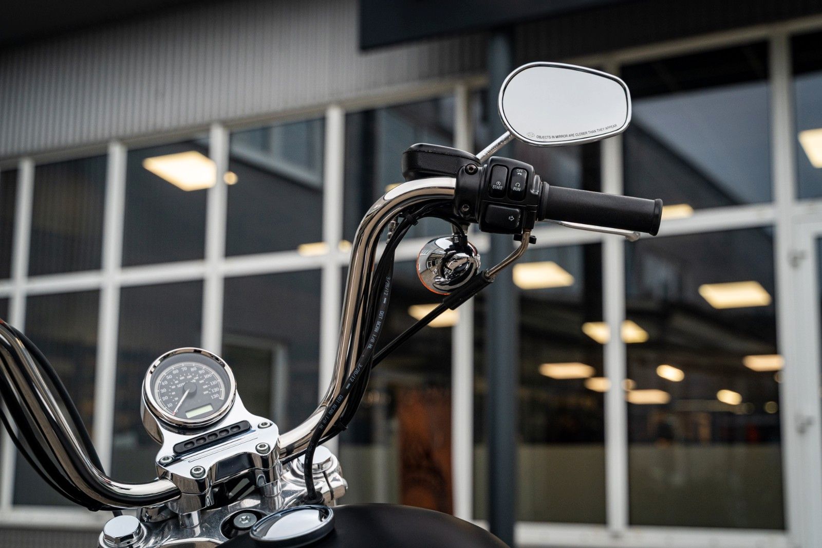 Fahrzeugabbildung Harley-Davidson Sportster XL1200CB Custom Limited -Vance&Hines-