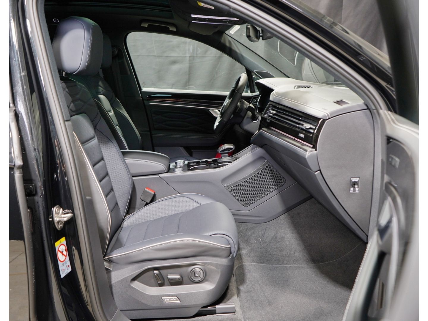 Volkswagen Touareg R-Line 3.0 TDI 360 Pano AHK foto 5