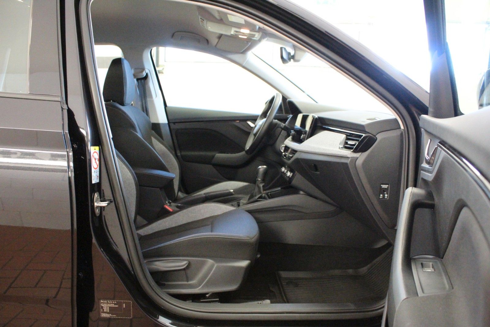 Fahrzeugabbildung SKODA Kamiq 1.0 TSI 85kW Selection *AHK schwenkbar*