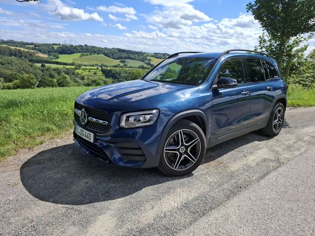 MERCEDES-BENZ GLB 250 4MATIC  - AMG, AHK,Dist, letzte Chance