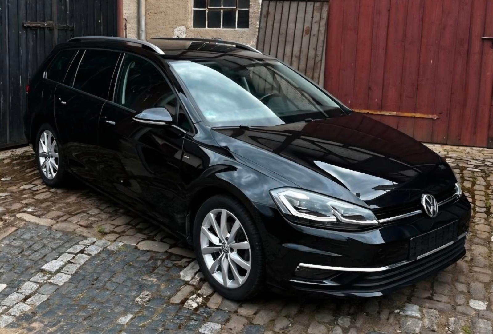 Volkswagen Golf VII Kombi 1.4TSI Join AHK AAC LED Keyless