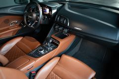 AUDI R8 Spyder 5.2 FSI quattro Performance - UPE 251k