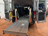 Ford Transit mit Rollstuhllift und Hochdach - Ford Transit: Hochdach