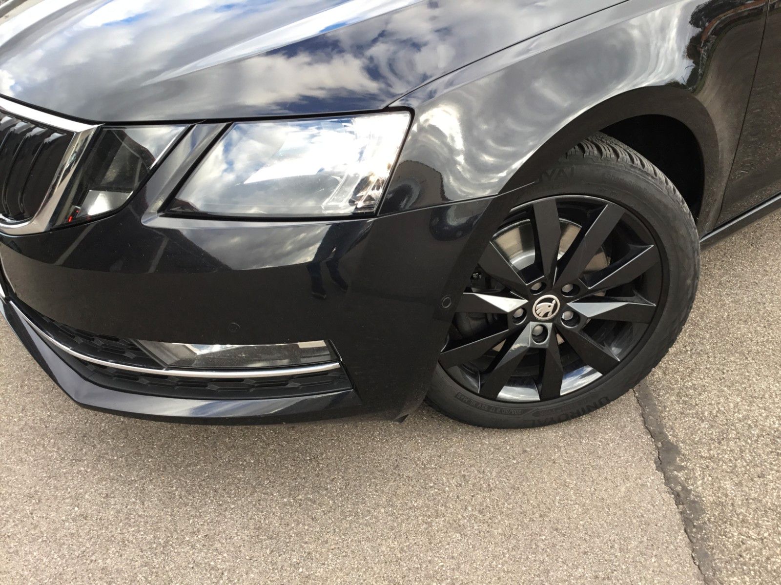 Fahrzeugabbildung SKODA Octavia 2.0 TSI DSG 4x4 Style Combi+AHK+Kamera