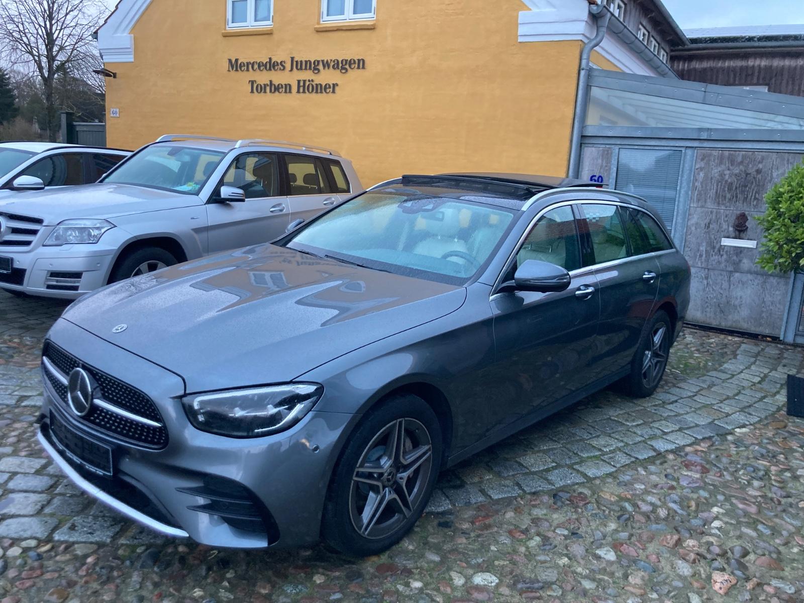 Mercedes-Benz E 300 de 4Matic AMG Pano Ahk Head Distr Sound