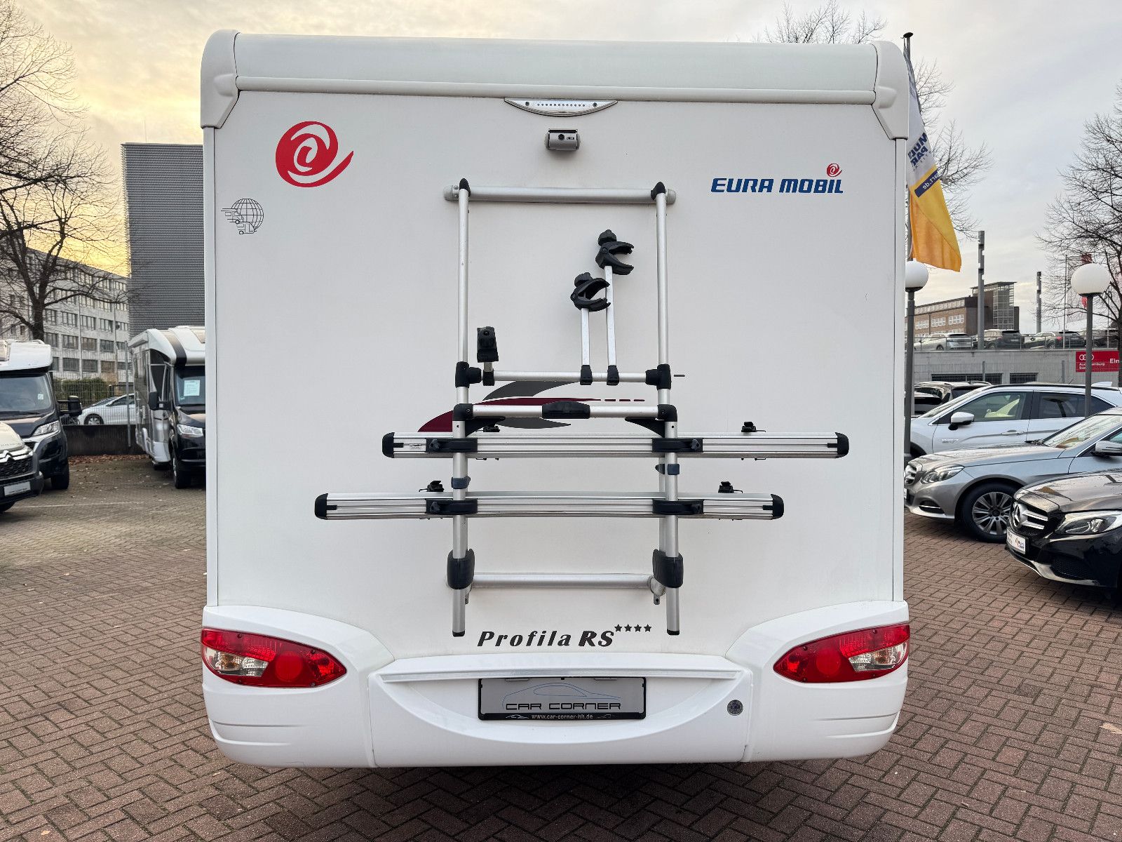 Fahrzeugabbildung Eura Mobil PROFILA RS 670 SB SAT HUBBETT LOUNGE PAKET LEDER
