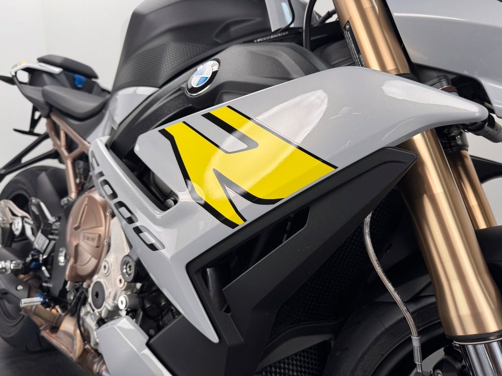 Fahrzeugabbildung BMW S1000 R *TOP-ZUSTAND *SCHMIEDERÄDER