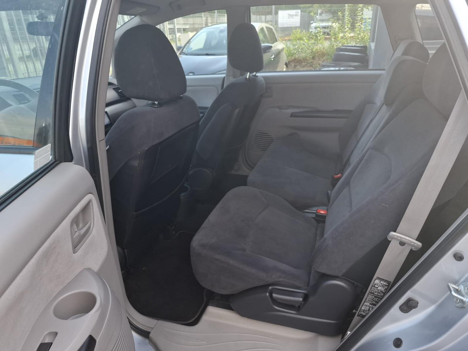 Mitsubishi Grandis 2005 — photo 14