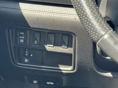 Fahrzeugabbildung Koleos Initiale Paris 4x4  AHK