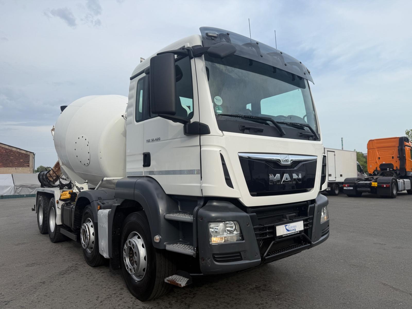 MAN 32.420 /  Schwing Stetter 9m³ /  R-Kamera / Navi