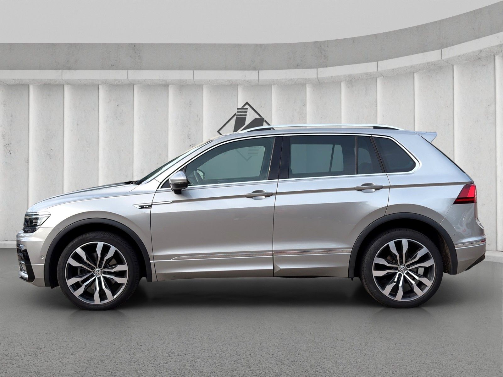 Fahrzeugabbildung Volkswagen Tiguan Highline R-Line 4Motion DSG*ACC*LED*SHZ**