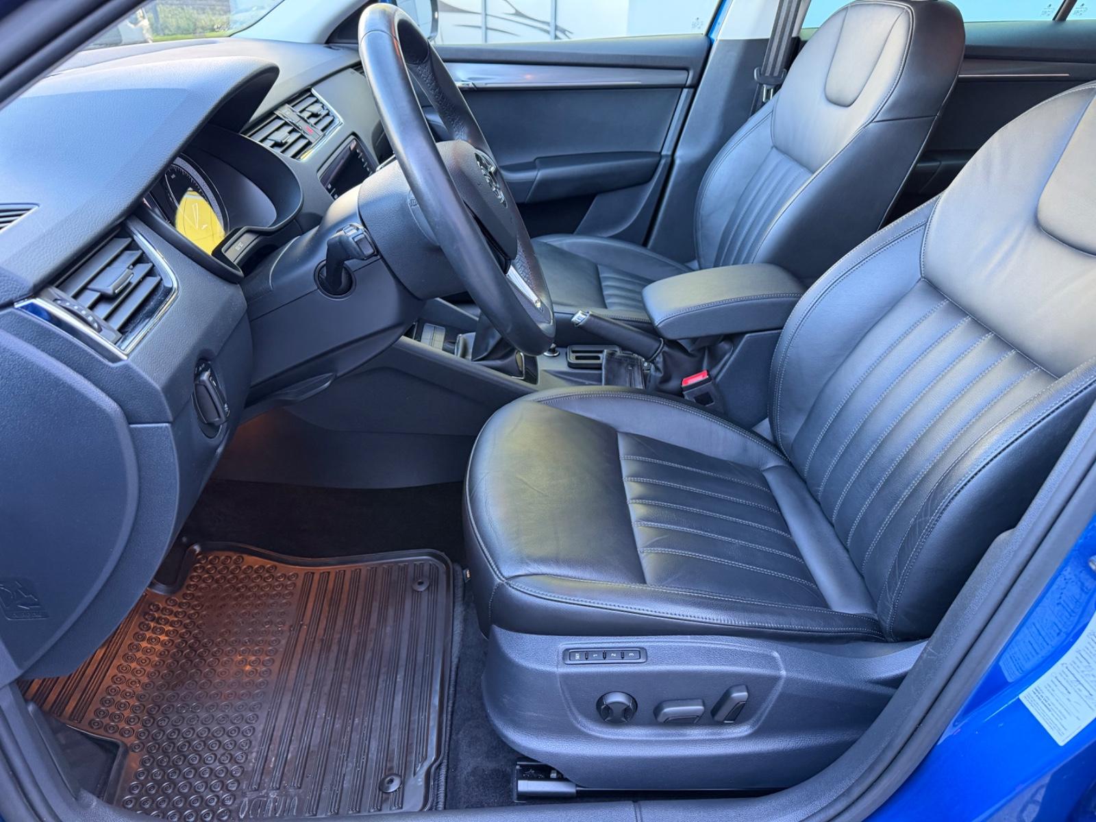 Skoda Octavia 2.0 TDI/LED/KAMERA/AHK/LEDER/MEMORY