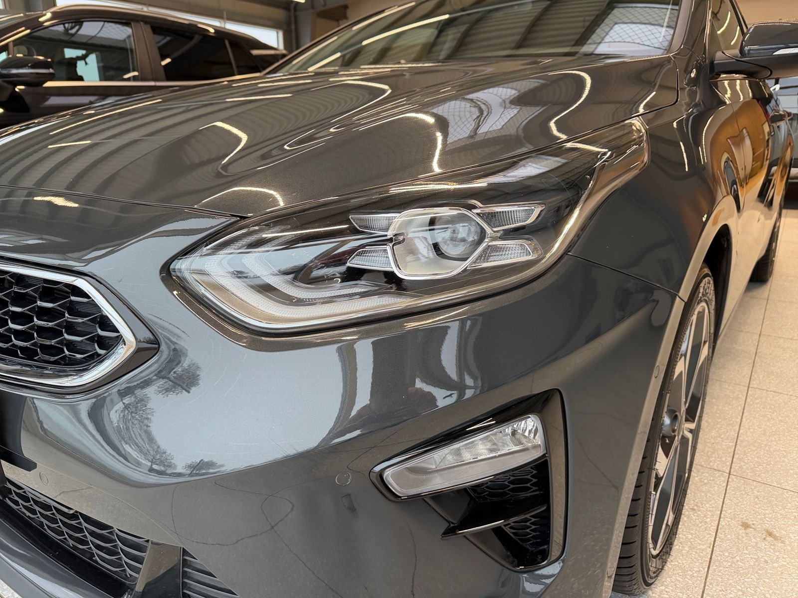 Fahrzeugabbildung Kia CEED_SW 1.4T SPIRIT NAV TECH LED-S