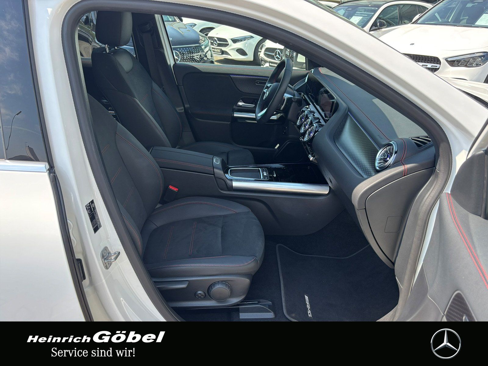 Fahrzeugabbildung Mercedes-Benz EQA 250 AMG*TOTWINKEL*APPLE-CARPLAY*AMBIENTEBEL