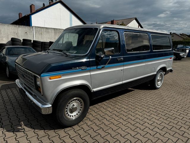 Ford E-150 Clubwagon XLT Oldtimer