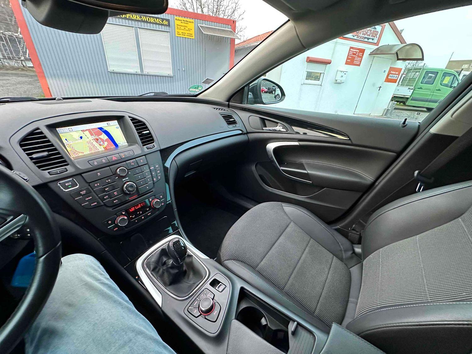 Opel Insignia 2013 — photo 18