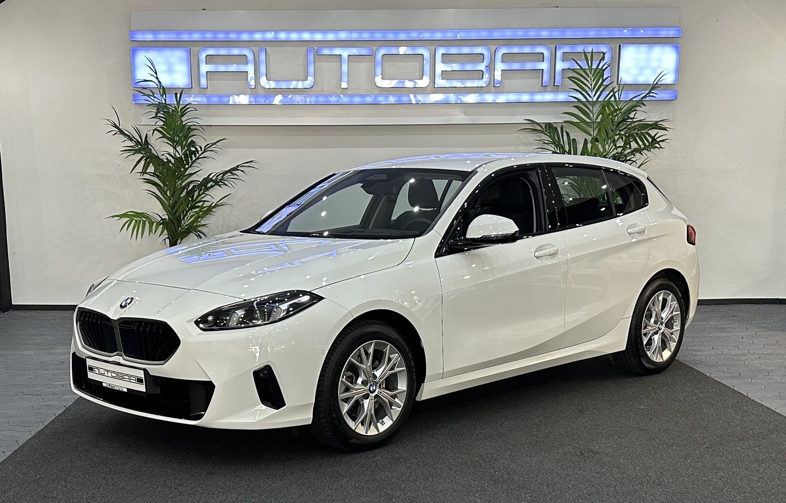 BMW 120 INNOVATIONS-PAK*MASSAGE*360KAM*HEAD_UP*ACC