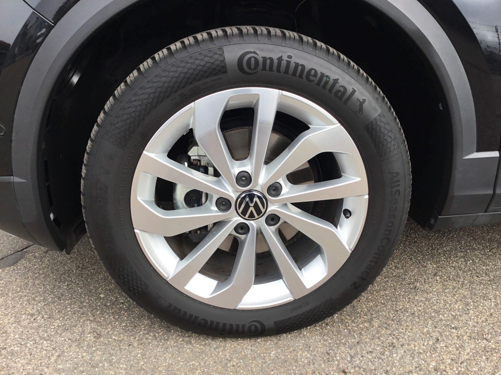 Fahrzeugabbildung Volkswagen T-Roc 1.5 TSI DSG Style+AHK+MatrixLED+ACC+Pano
