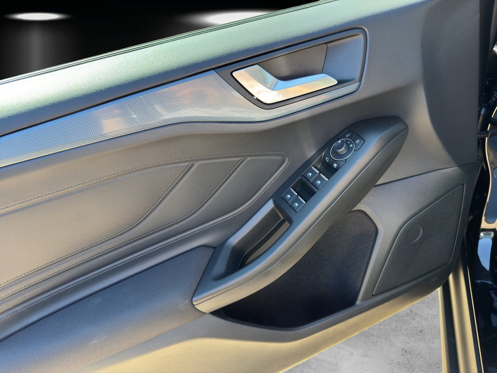 Fahrzeugabbildung Ford Focus Turnier Active WINTER/FAHRERASSIST/EASY-PA