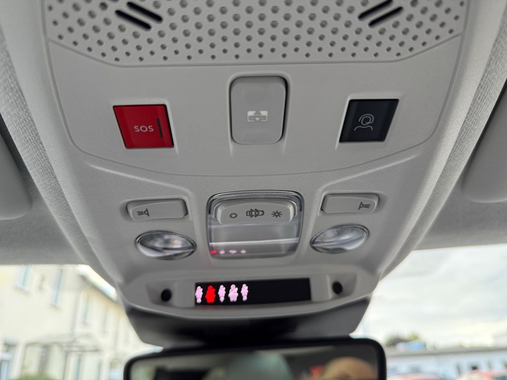Fahrzeugabbildung Citroën C4 X Benziner 130 MAX