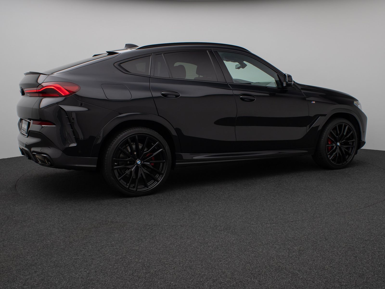 Fahrzeugabbildung BMW X6 M50i Panorama360°Laser Massage HUD B&W 22Zoll